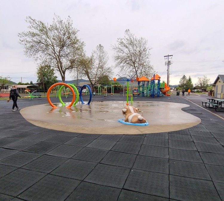 sutherlin-community-playground-photo